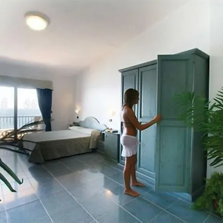 Baia Tropea 호텔