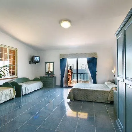 Baia Tropea 4*
