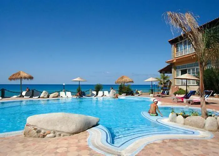 ホテル Baia Tropea 4*